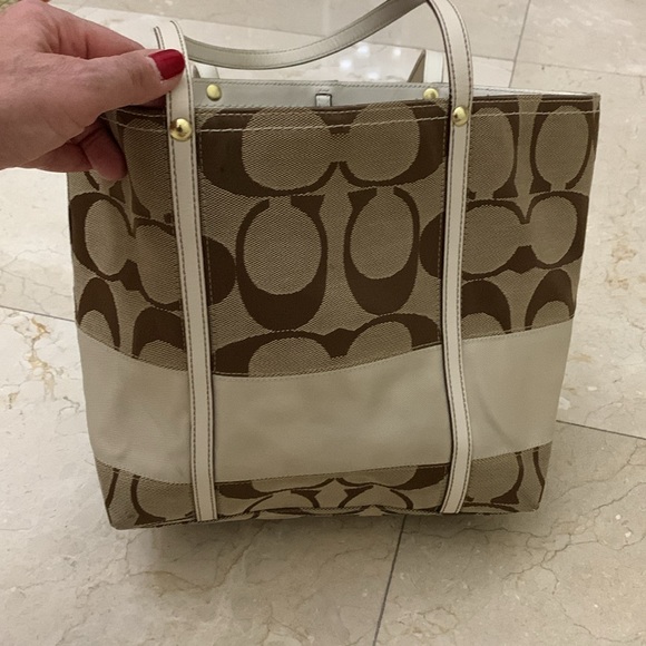 😍Authentic Coach😍Signature C Shoulder Tote Bag w/ Satin Stripe & Leather Trim - Picture 1 of 10